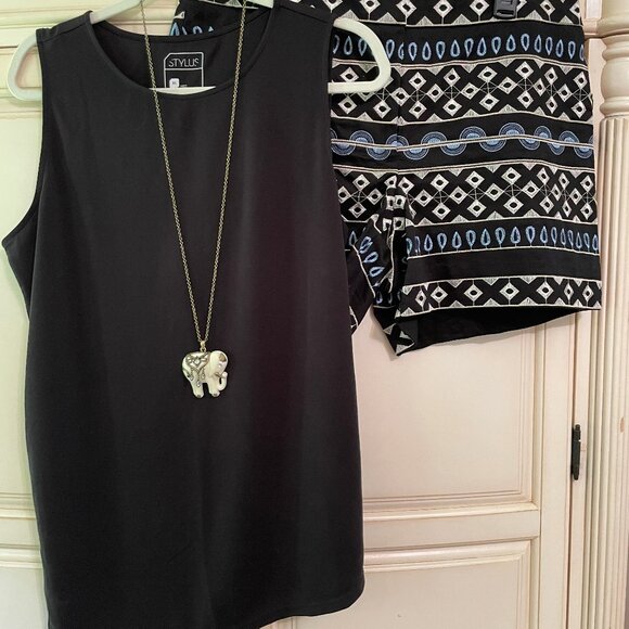 A Symmetrical Tank Top - Picture 6 of 6